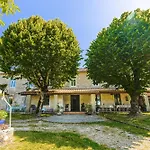 D'hote Rubis Genouille (Charente-Maritime)
