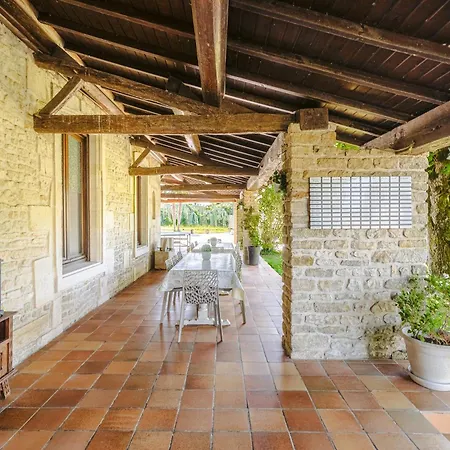 D'hote Rubis 3* Genouille (Charente-Maritime)