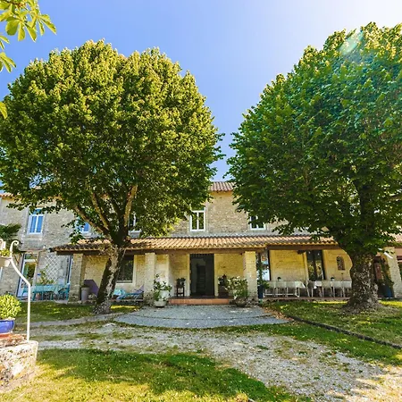 D'hote Rubis Genouille (Charente-Maritime)